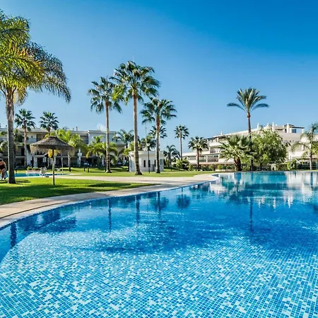 Beautiful Near Puerto Banus With Huge Terrace Апартаменты *