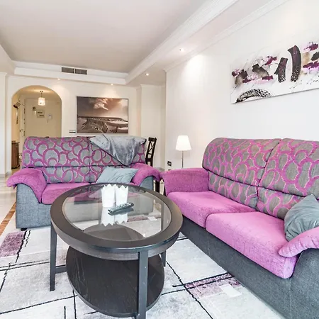 Beautiful Near Puerto Banus With Huge Terrace Апартаменты *