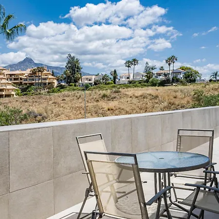 Beautiful Near Puerto Banus With Huge Terrace Апартаменты